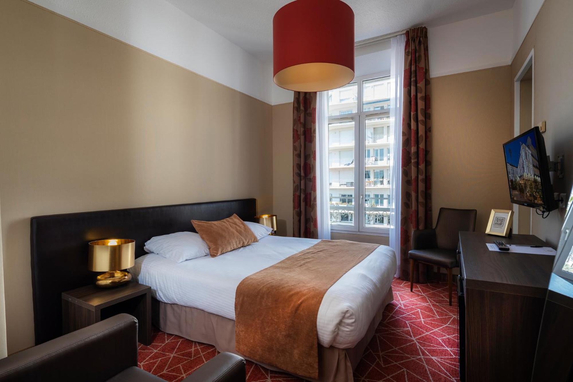 Double Room City Side
